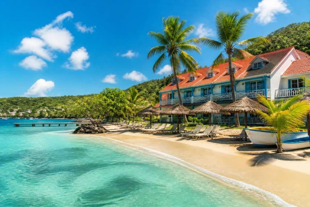 Hôtel Tante Arlette en Martinique : un séjour authentique les pieds dans l'eau