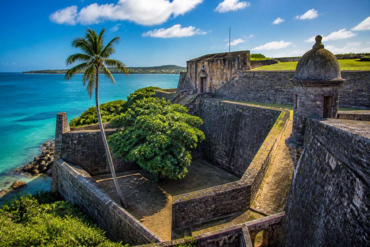Fort fleur d'épée au Gosier : histoire et visite en Guadeloupe