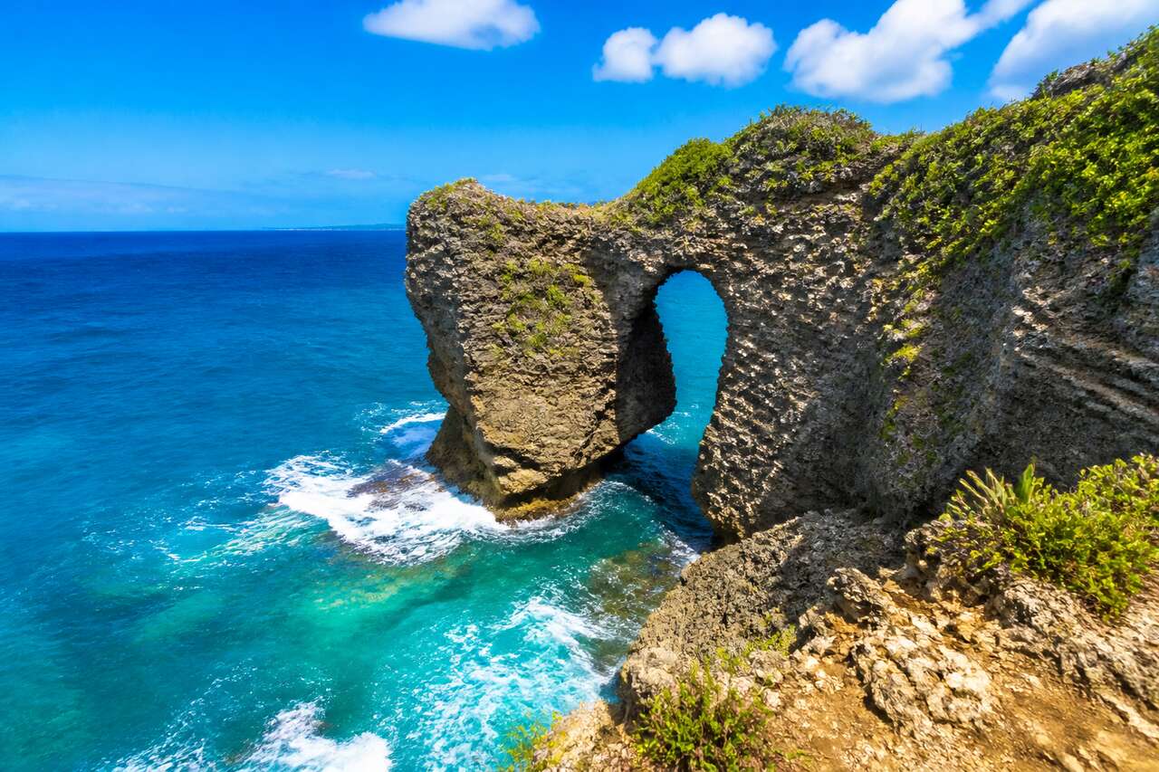 Porte d'enfer en Guadeloupe : la trace des falaises